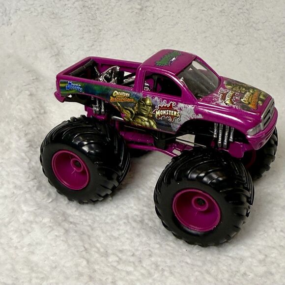 Muscle Machines Creature Of The Black Lagoon Dodge Monster Patrol 1:64 Scale - Picture 2 of 6